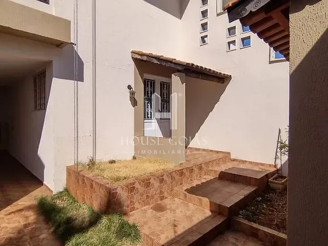 Sobrado com 211m² 4 quartos e 1 banheiro, à venda, no bairro Setor Jaó em Goiânia