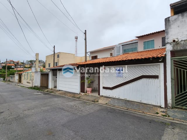 Sobrado 4 quartos e 4 banheiros, à venda, no bairro Vila Suissa em Mogi das Cruzes