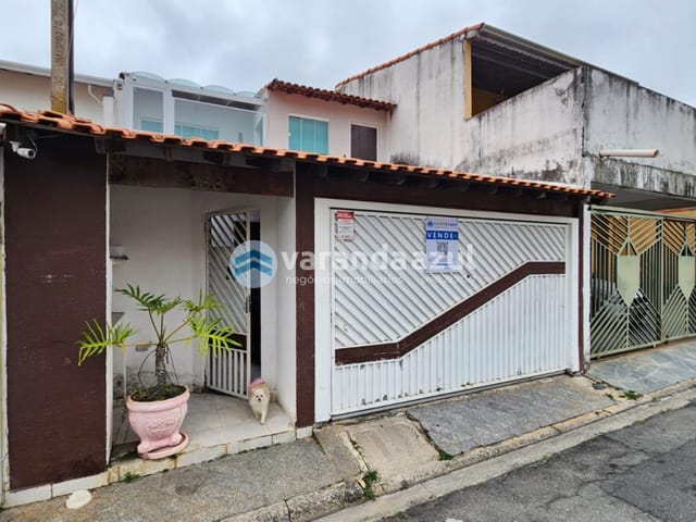 Sobrado 4 quartos e 4 banheiros, à venda, no bairro Vila Suissa em Mogi das Cruzes