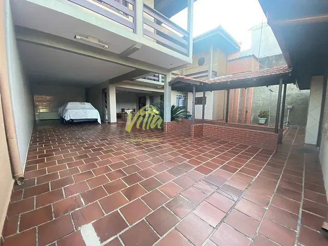 Sobrado 6 quartos e 3 banheiros, à venda, no bairro Porto das Laranjeiras em Araucária