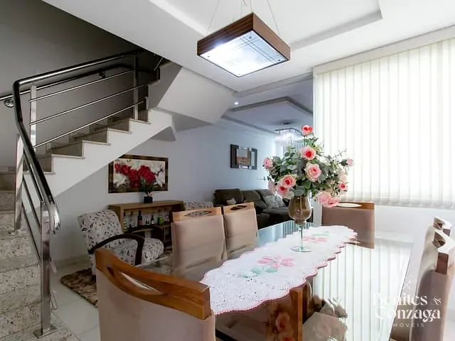 Sobrado com 150m² 3 quartos e 3 banheiros, à venda, no bairro Parque Avenida em Maringá