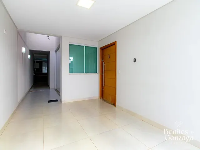Sobrado com 150m² 3 quartos e 3 banheiros, à venda, no bairro Parque Avenida em Maringá