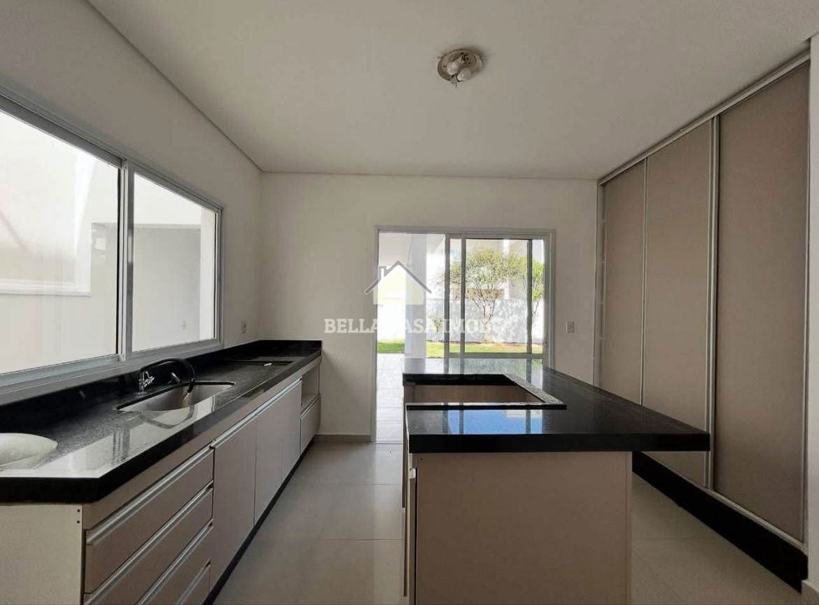 Sobrado à venda e aluguel com 3 quartos, 205m² - Foto 3