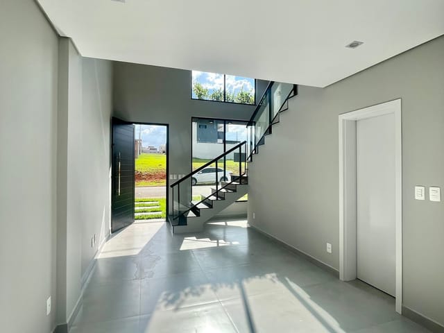 Sobrado com 160m² 3 quartos e 4 banheiros, à venda, no bairro Contorno em Ponta Grossa