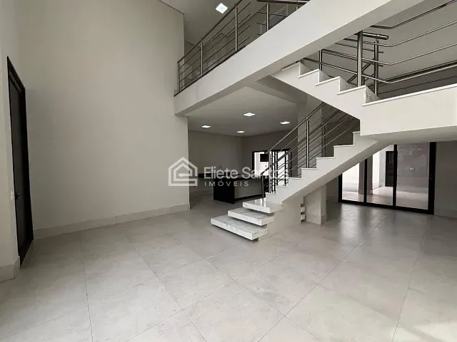 Sobrado com 300m² 3 quartos e 4 banheiros, à venda, no bairro Parque Nova Carioba em Americana