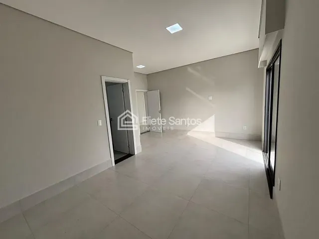 Sobrado com 300m² 3 quartos e 4 banheiros, à venda, no bairro Parque Nova Carioba em Americana