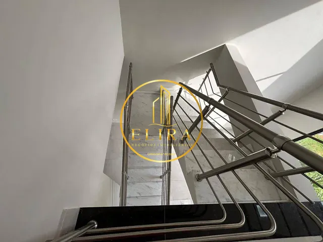 Sobrado com 300m² 3 quartos e 4 banheiros, à venda, no bairro Parque Nova Carioba em Americana
