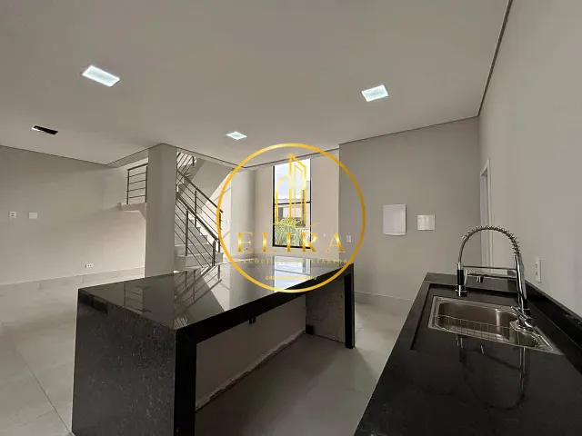 Sobrado com 300m² 3 quartos e 4 banheiros, à venda, no bairro Parque Nova Carioba em Americana