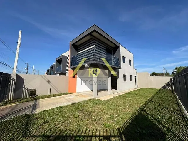 Sobrado com 172m² 3 quartos e 2 banheiros, à venda, no bairro Guaraituba em Colombo