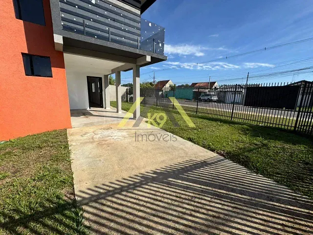 Sobrado com 172m² 3 quartos e 2 banheiros, à venda, no bairro Guaraituba em Colombo