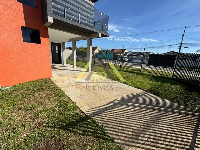Sobrado com 172m² 3 quartos e 2 banheiros, à venda, no bairro Guaraituba em Colombo