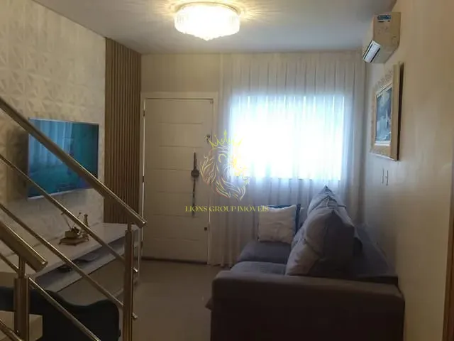 Sobrado 2 quartos e 2 banheiros, à venda, no bairro Lídia Duarte em Camboriú