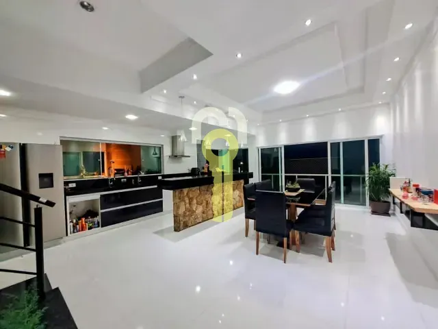 Sobrado com 388m² 4 quartos e 5 banheiros, à venda, no bairro Jardim Caiapiá em Cotia