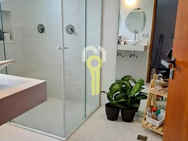 Sobrado com 388m² 4 quartos e 5 banheiros, à venda, no bairro Jardim Caiapiá em Cotia