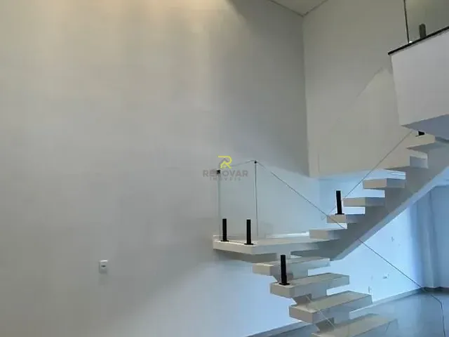 Sobrado com 215m² 3 quartos e 2 banheiros, à venda, no bairro Bonsucesso em Guarapuava