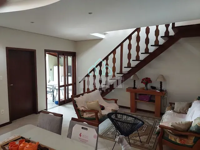 Sobrado com 250m² 2 quartos e 2 banheiros, à venda, no bairro Piracangaguá em Taubaté