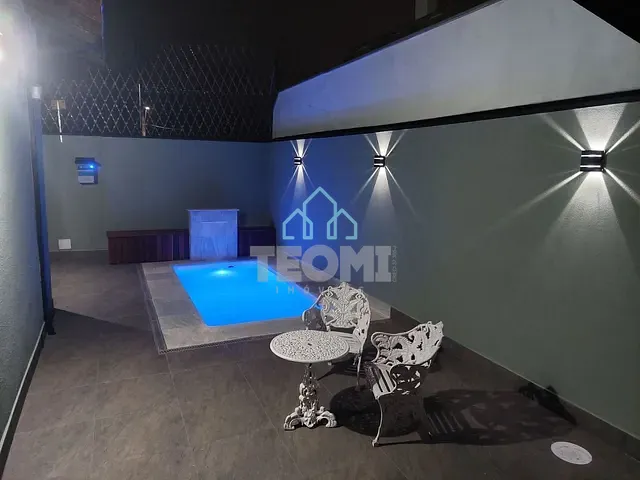 Sobrado com 250m² 2 quartos e 2 banheiros, à venda, no bairro Piracangaguá em Taubaté