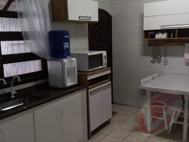 Sobrado com 210m² 3 quartos e 2 banheiros, à venda, no bairro Solemar em Praia Grande