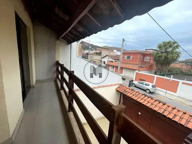Sobrado 3 quartos e 2 banheiros, à venda, no bairro Vila Mariana em Aparecida
