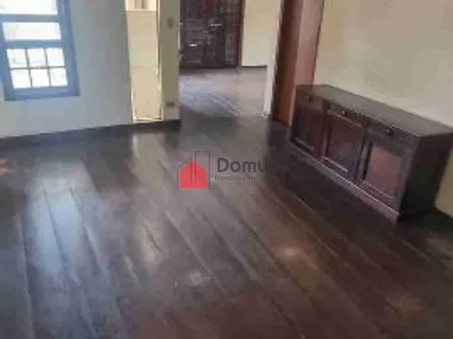 Sobrado com 303m² 4 quartos e 1 banheiro, à venda ou para alugar, no bairro Jardim Rosely em Pindamonhangaba