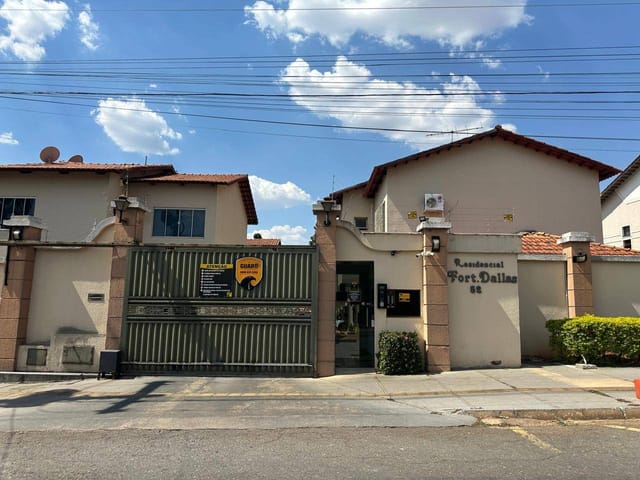 Sobrado com 180m² 4 quartos e 4 banheiros, para alugar, no bairro Parque Amazônia em Goiânia