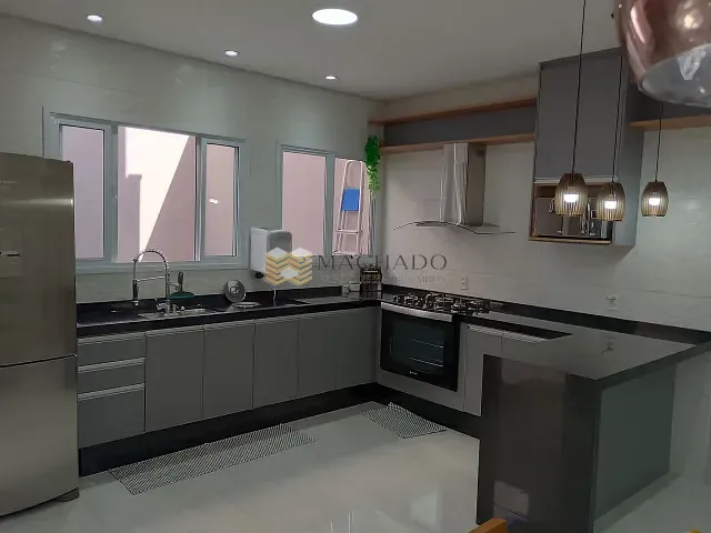 Sobrado 3 quartos e 3 banheiros, à venda, no bairro Portais (Polvilho) em Cajamar
