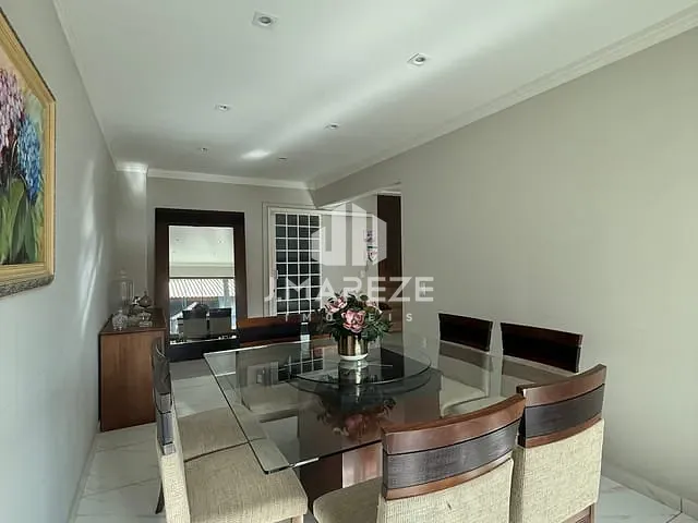 Sobrado 3 quartos e 3 banheiros, à venda, no bairro Jardim Vale do Sol em Apucarana