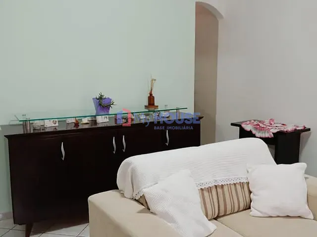 Sobrado 6 quartos e 5 banheiros, à venda ou para alugar, no bairro Hernani Sá em Ilhéus