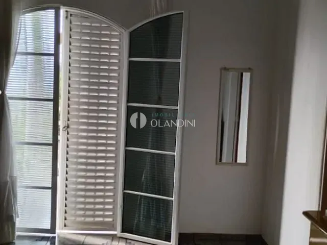 Sobrado com 270m² 4 quartos e 2 banheiros, à venda, no bairro Parque Orlando Correa Barbosa em Artur Nogueira