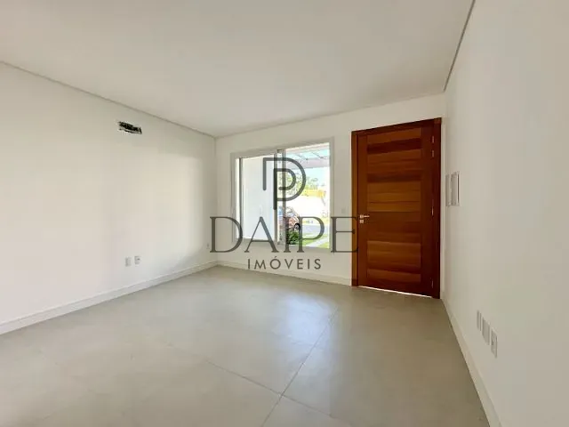 Sobrado 2 quartos e 3 banheiros, à venda, no bairro Zona Nova em Capão da Canoa