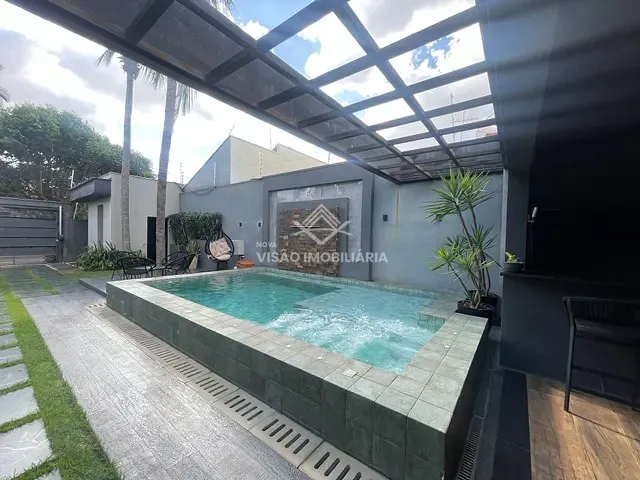 Sobrado com 262m² 3 quartos e 2 banheiros, à venda, no bairro Jardim Maringá em Sinop
