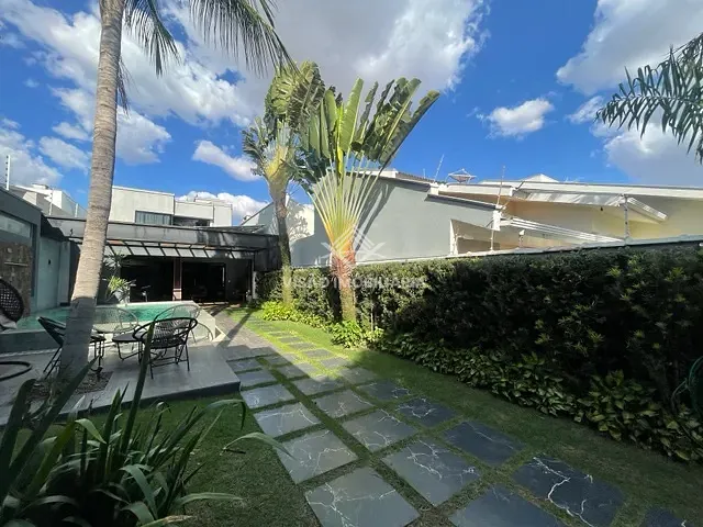 Sobrado com 262m² 3 quartos e 2 banheiros, à venda, no bairro Jardim Maringá em Sinop