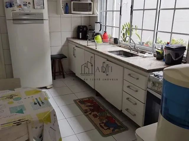 Sobrado com 150m², para alugar, no bairro Jardim São Pedro em Mogi das Cruzes