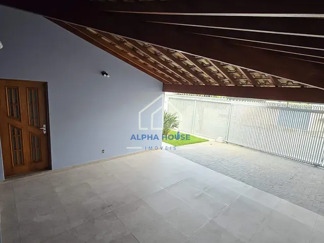 Casa com 300m² 2 quartos e 2 banheiros, à venda, no bairro Loteamento Ana Quirina em Pindamonhangaba