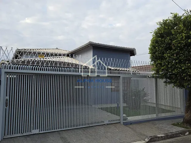 Casa com 300m² 2 quartos e 2 banheiros, à venda, no bairro Loteamento Ana Quirina em Pindamonhangaba