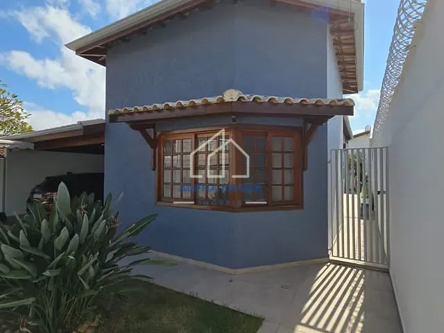 Casa com 300m² 2 quartos e 2 banheiros, à venda, no bairro Loteamento Ana Quirina em Pindamonhangaba
