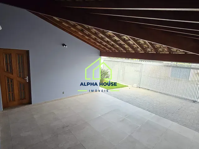 Casa com 300m² 2 quartos e 2 banheiros, à venda, no bairro Loteamento Ana Quirina em Pindamonhangaba