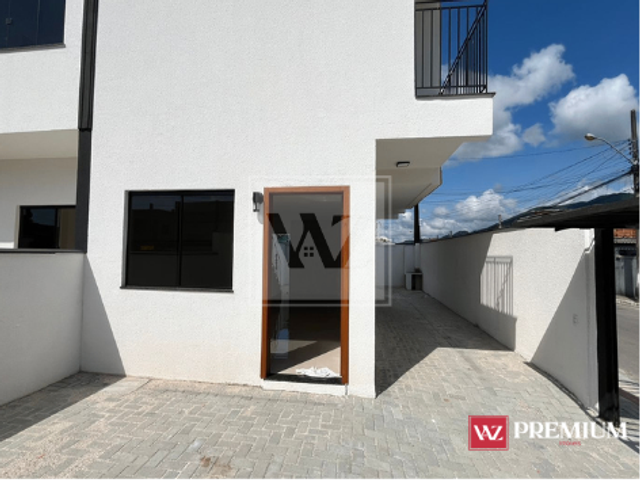 Sobrado 2 quartos e 3 banheiros, à venda, no bairro Morretes em Itapema