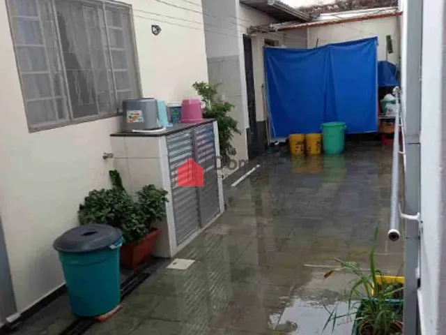 Sobrado com 226m² 3 quartos e 1 banheiro, à venda, no bairro Jardim Rosely em Pindamonhangaba