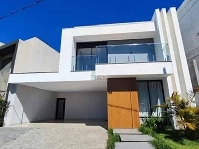 Sobrado com 200m² 3 quartos e 4 banheiros, à venda, no bairro FAG em Cascavel