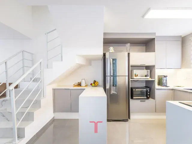 Sobrado com 115m² 3 quartos e 2 banheiros, à venda, no bairro Portão em Curitiba