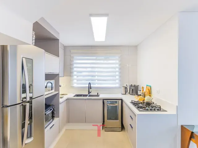 Sobrado com 115m² 3 quartos e 2 banheiros, à venda, no bairro Portão em Curitiba