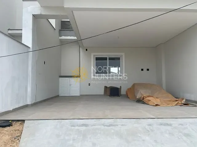 Sobrado com 215m² 3 quartos e 4 banheiros, à venda, no bairro Daniela em Florianópolis