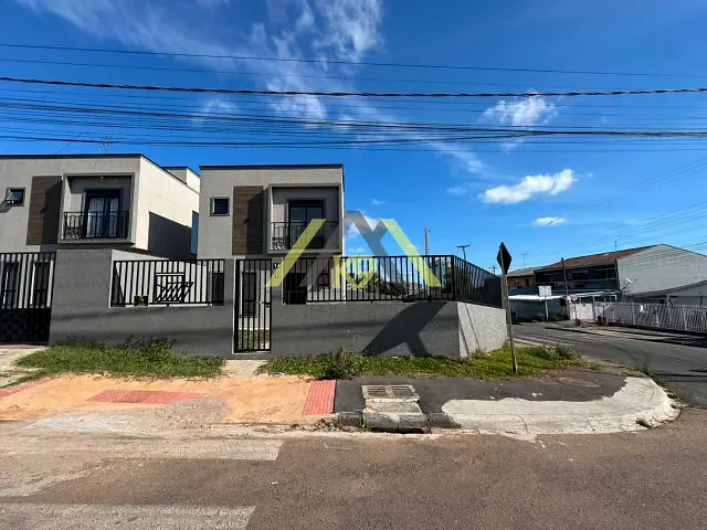 Sobrado com 171m² 3 quartos e 3 banheiros, à venda, no bairro Guaraituba em Colombo