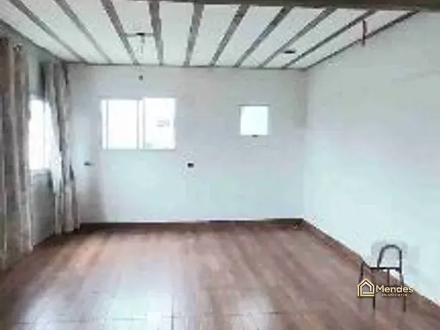 Sobrado com 140m² 4 quartos e 2 banheiros, à venda, no bairro Sítio Cercado em Curitiba