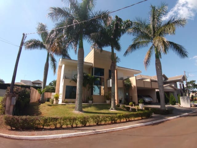 Sobrado com 1030m² 4 quartos e 3 banheiros, à venda, no bairro Jardim União em Cambé