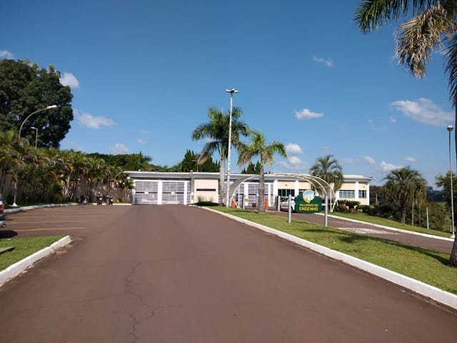Sobrado com 1030m² 4 quartos e 3 banheiros, à venda, no bairro Jardim União em Cambé