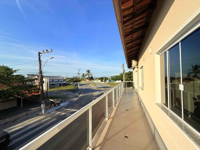 Foto do Sobrado - Sobrado com 2 apartamentos à Venda com 2 Sala comercial + casa com piscina, Centro, Balneário Barra do Sul, SC | North Center