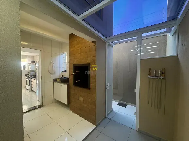 Sobrado com 150m² 3 quartos e 3 banheiros, à venda, no bairro Boqueirão em Guarapuava