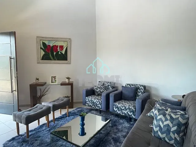 Sobrado com 275m² 3 quartos e 2 banheiros, à venda, no bairro Parque Nossa Senhora da Gloria em Tremembé